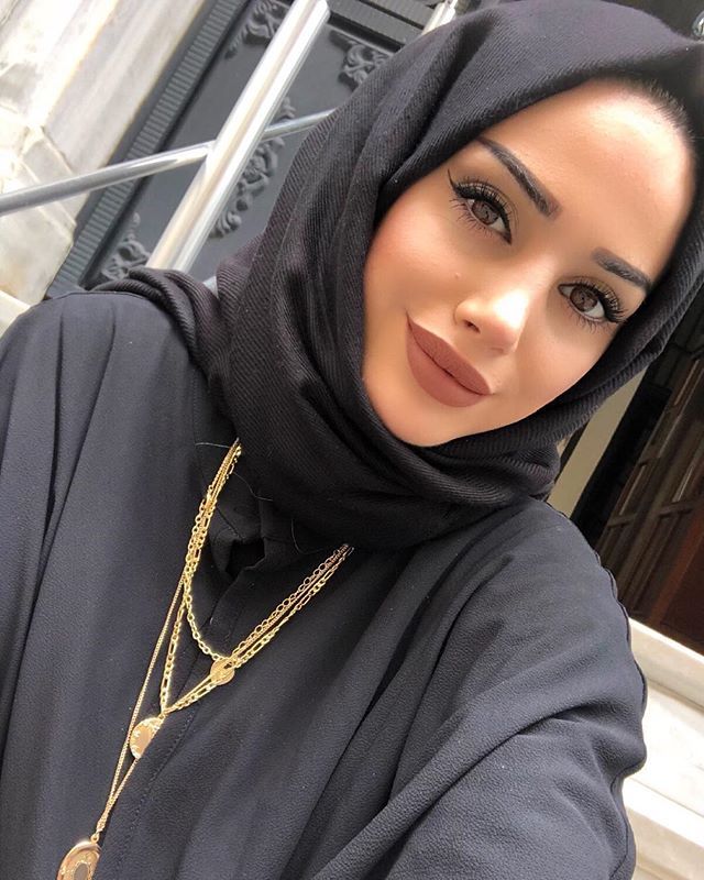 <em>Hafeza Khan, Nottingham</em>